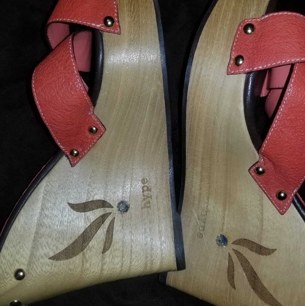 Shoes/wedge